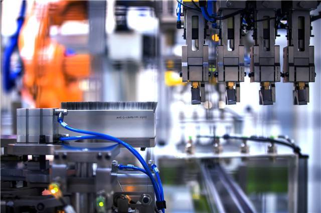 從義烏“微米工廠”窺見科技新吉利的底氣